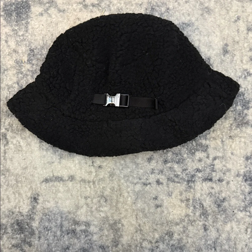 Lululemon Athletica Black Hat - Picture 1 of 2